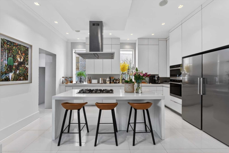 4 Bedroom Property for Sale in Oranjezicht Western Cape